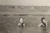 רוני-ויעקב-בחוף-השקט