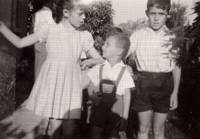 רוני אבי ובת הדודה לאה 1961
