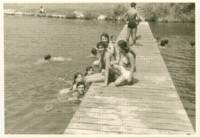 בסחנה עם חברים 1971 2