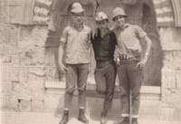 עם חברים בטיול בס רימונים 1965
