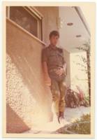 בצבא סגמ רוני וייצנר בחופשה בבית 1973